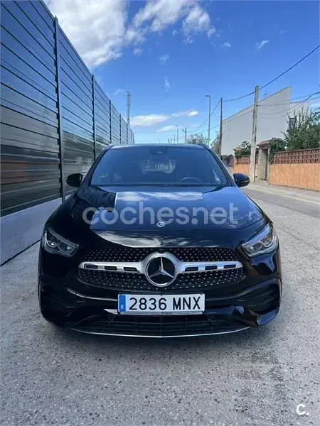 Usado Mercedes GLA180 136 CV (100 kW) 2023 Negro SUV