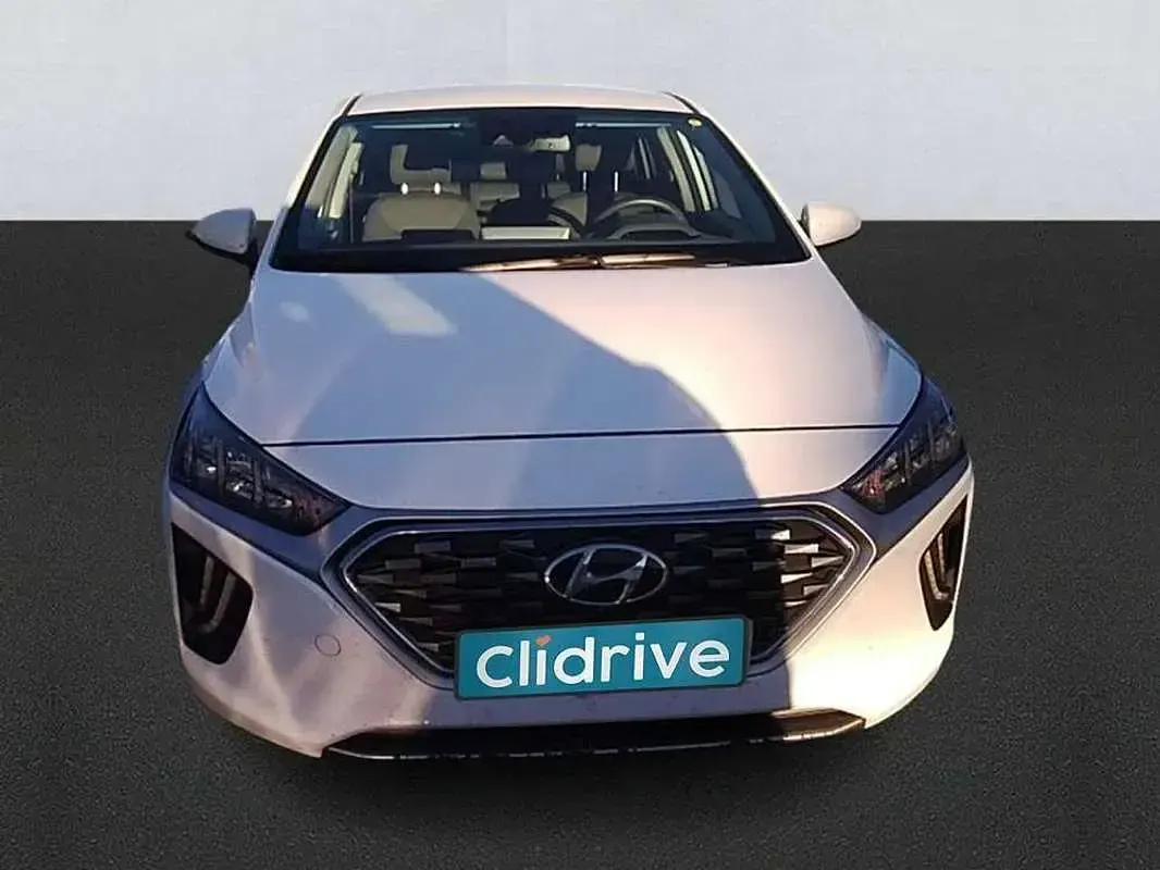 Usado Hyundai Ioniq 105 CV (77 kW) 2022 Blanco Utilitario