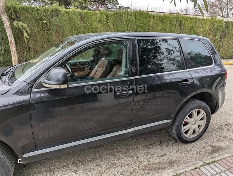 Usado VW Touareg 225 CV (165 kW) 2007 Negro SUV