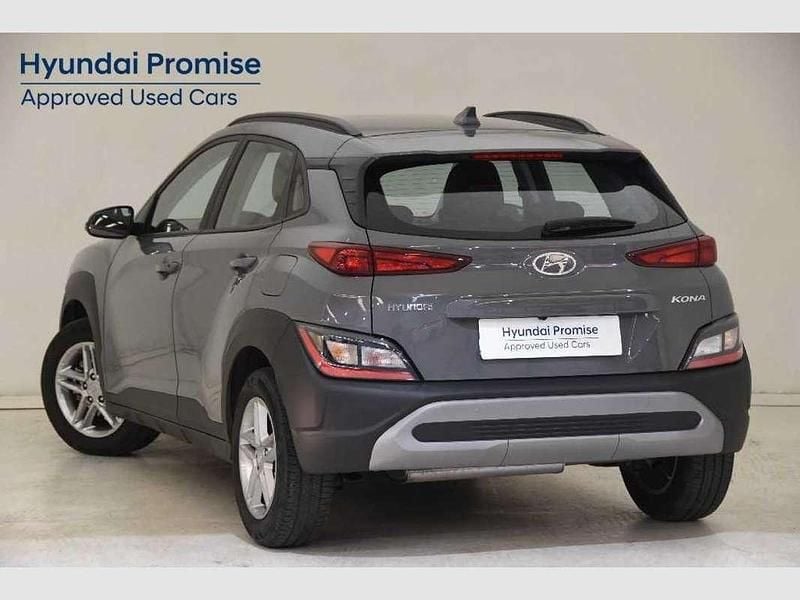 Usado Hyundai Kona 120 CV (88 kW) 2022 Gris SUV