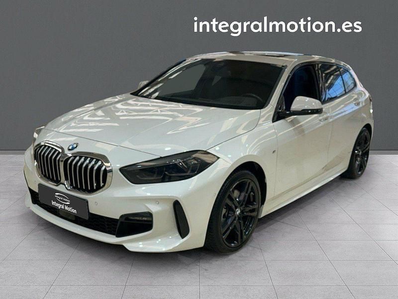 Blanco Usado 2022 BMW 118 M Sport Utilitario | 31.900 € - Imagen 1/4