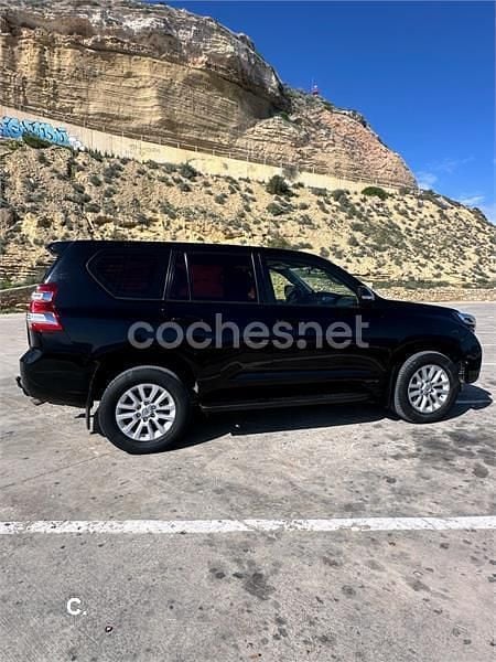Usado Toyota Land Cruiser 190 CV (139 kW) 2015 Negro SUV