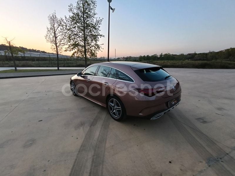 Usado Mercedes CLA200 Shooting Brake 163 CV (119 kW) 2023 Amarillo Familiar