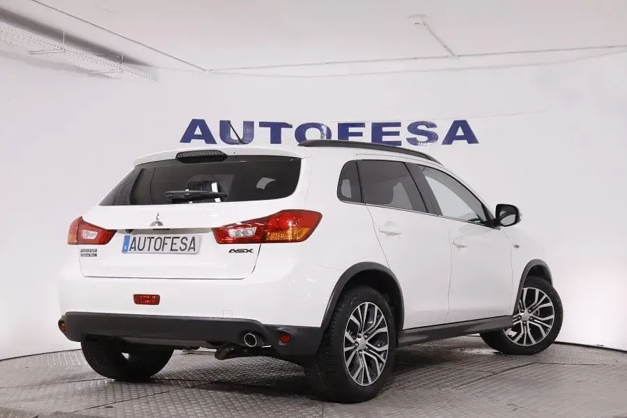 Usado Mitsubishi ASX Motion 115 CV (84 kW) 2016 Blanca/negra SUV