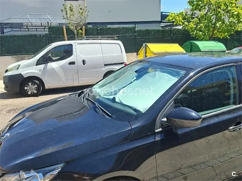 Usado Peugeot 308 Active 115 CV (84 kW) 2015 Negro Berlina