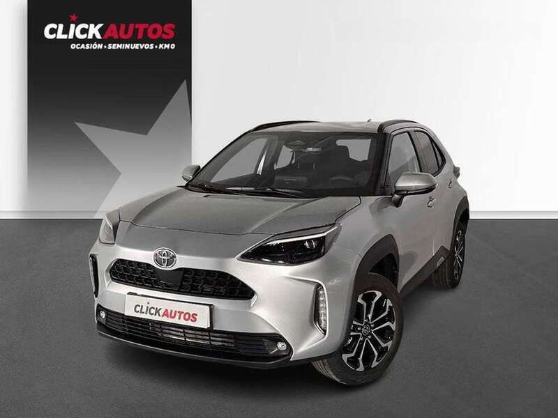 Gris Usado 2024 Toyota Yaris Hybrid Active Utilitario | 22.500 € (Un poco caro) - Imagen 1/4
