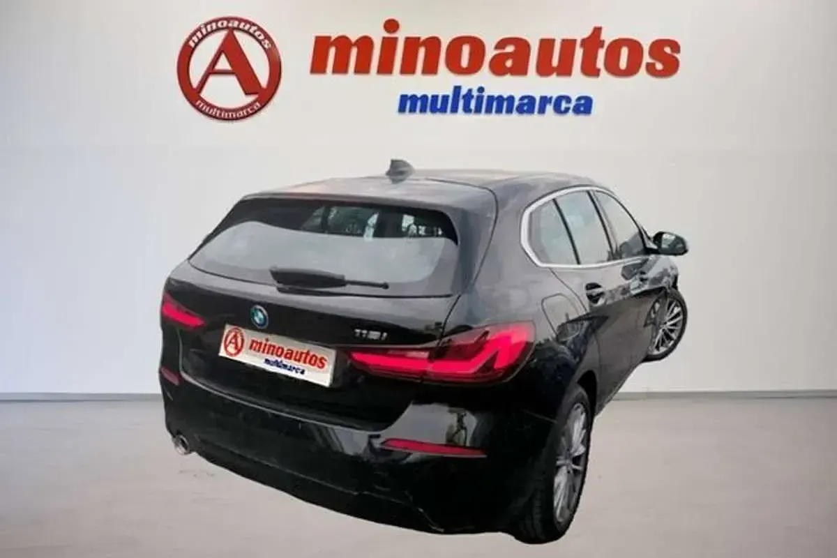 Usado BMW 118 136 CV (100 kW) 2023 Negro Utilitario