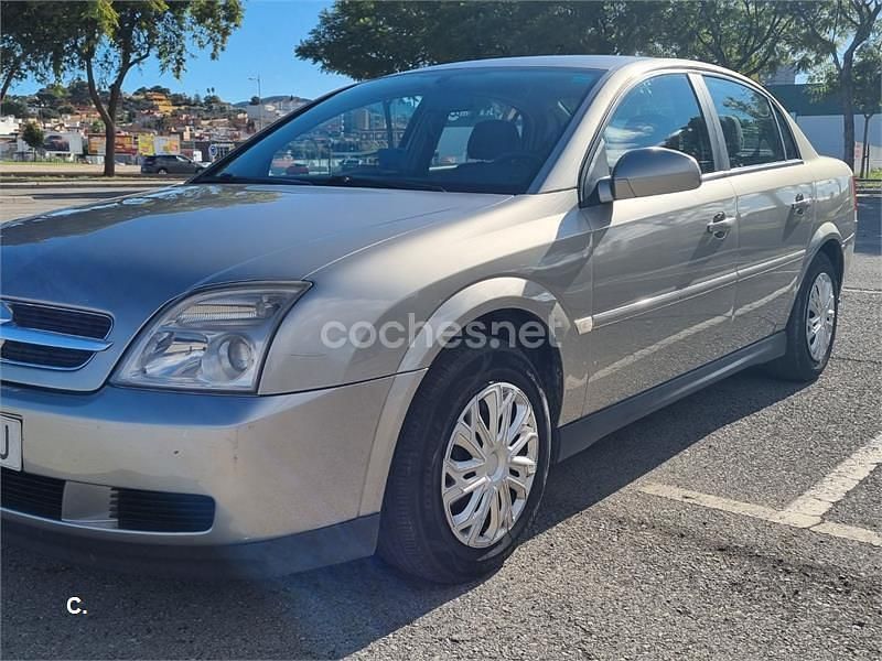 Gris / plata Usado 2005 Opel Vectra Essentia Berlina | 2500 € (Buen precio) - Imagen 1/4