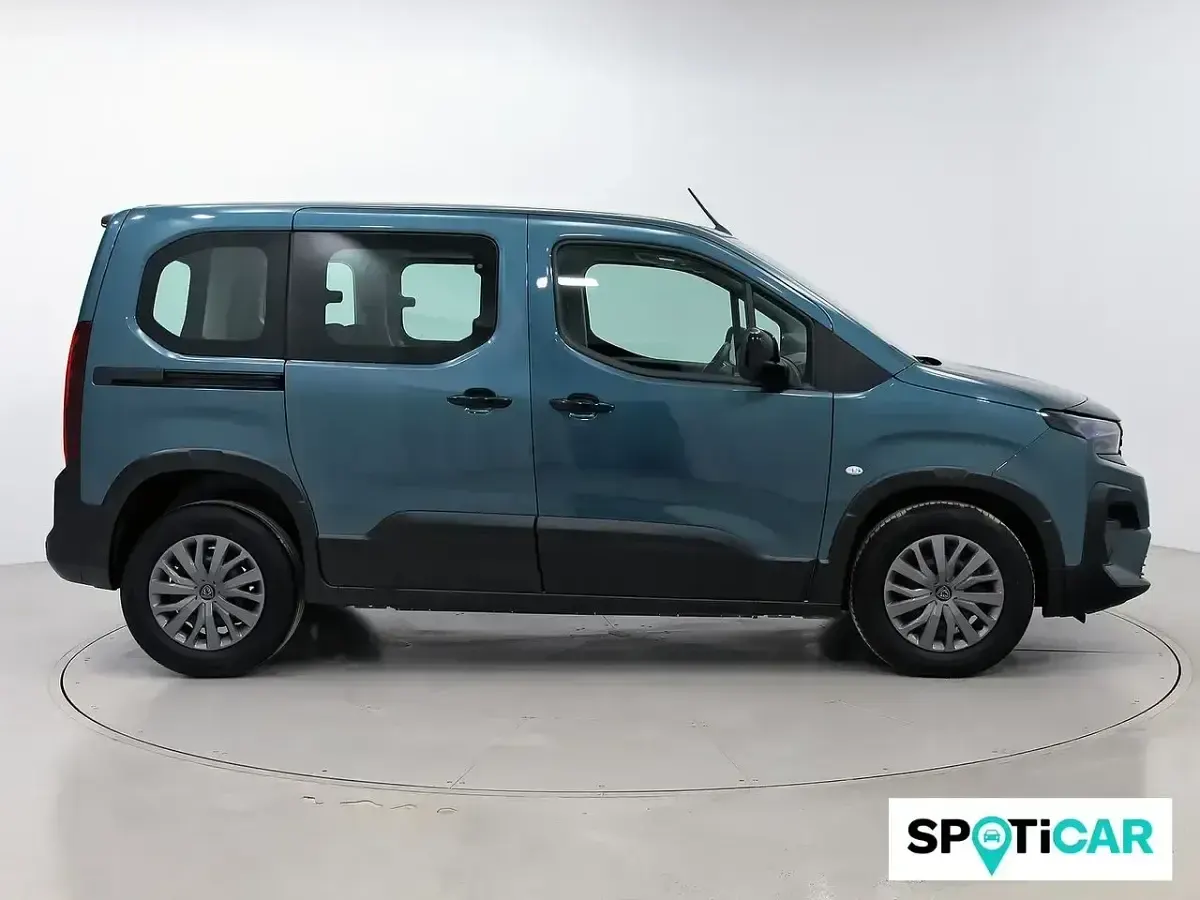 Usado Peugeot Rifter Allure 101 CV (74 kW) 2025 Azul Monovolumen