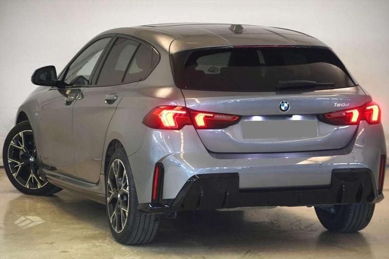 Usado BMW 116 163 CV (119 kW) 2025 Gris Utilitario