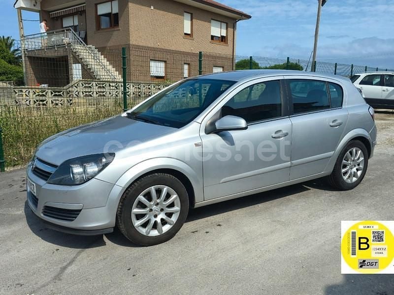 Gris / plata Usado 2004 Opel Astra Elegance Berlina | 2999 € (Un poco caro) - Imagen 1/4