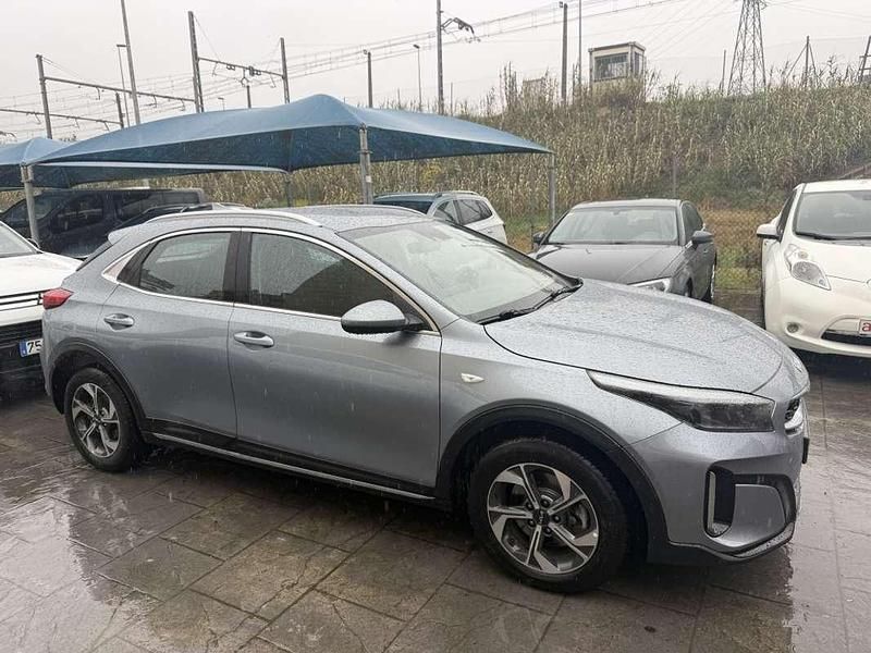 Usado Kia XCeed 136 CV (100 kW) 2023 Gris SUV