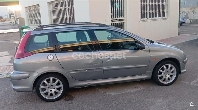 Usado Peugeot 206 GTi 138 CV (101 kW) 2004 Gris / plata Familiar