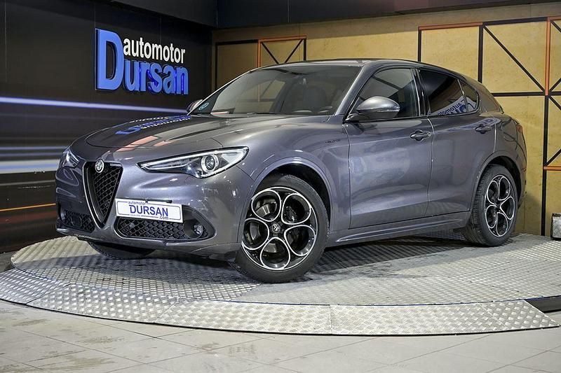Usado Alfa Romeo Stelvio Veloce 210 CV (154 kW) 2021 Gris SUV