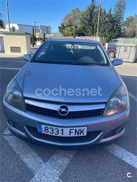 Usado Opel Astra GTC Enjoy 105 CV (77 kW) 2007 Gris / plata Berlina