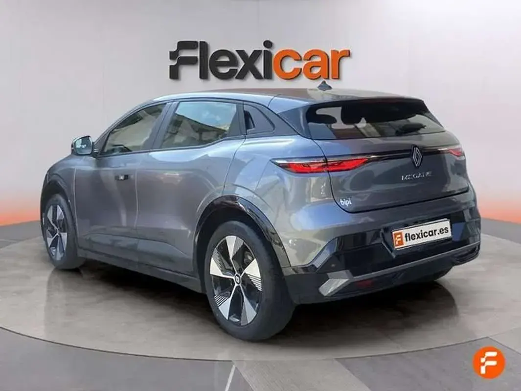Usado Renault Megane E-Tech Equilibre 96 kW (131 CV) 2022 Gris Utilitario