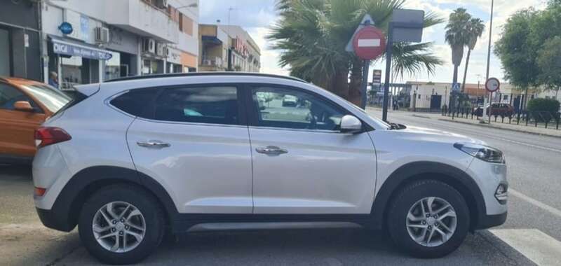 Gris Usado 2016 Hyundai Tucson SUV | 16.500 € (Precio justo) - Imagen 1/4