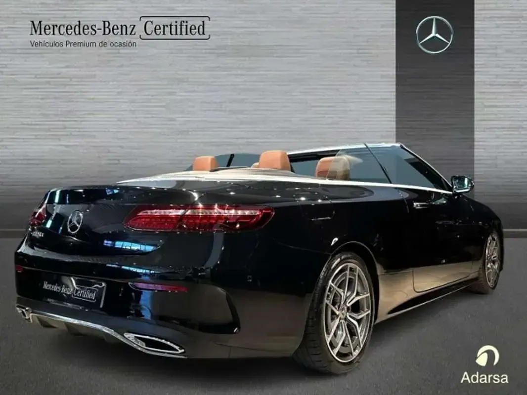 Usado Mercedes E220 194 CV (142 kW) 2021 Negro Descapotable