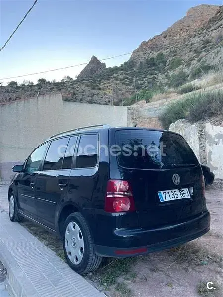 Usado VW Touran Highline 140 CV (102 kW) 2007 Negro Monovolumen