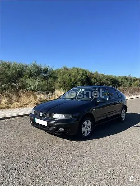 Usado Seat Leon Stella 105 CV (77 kW) 2005 Negro Utilitario