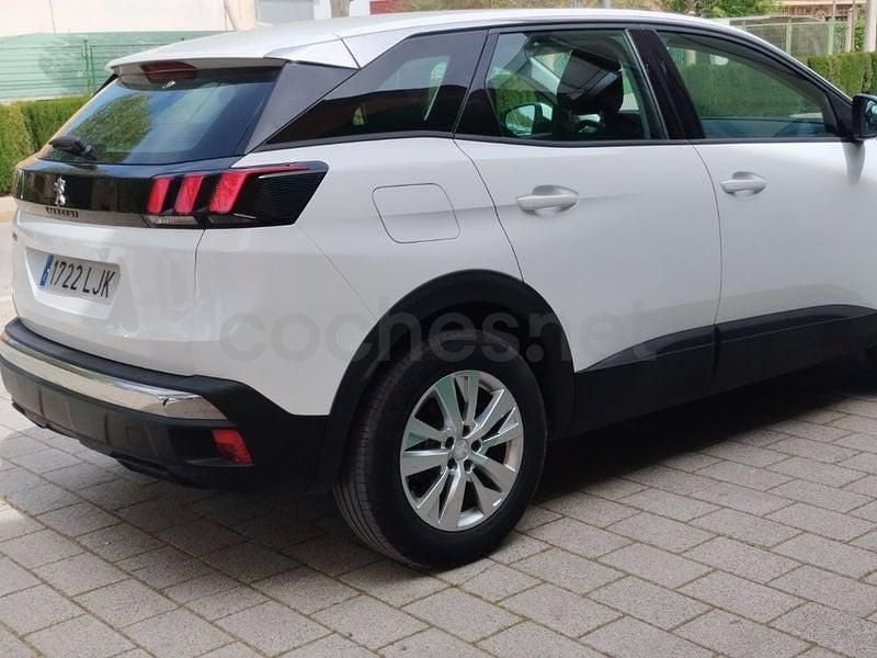 Usado Peugeot 3008 Active 130 CV (95 kW) 2020 Blanco SUV