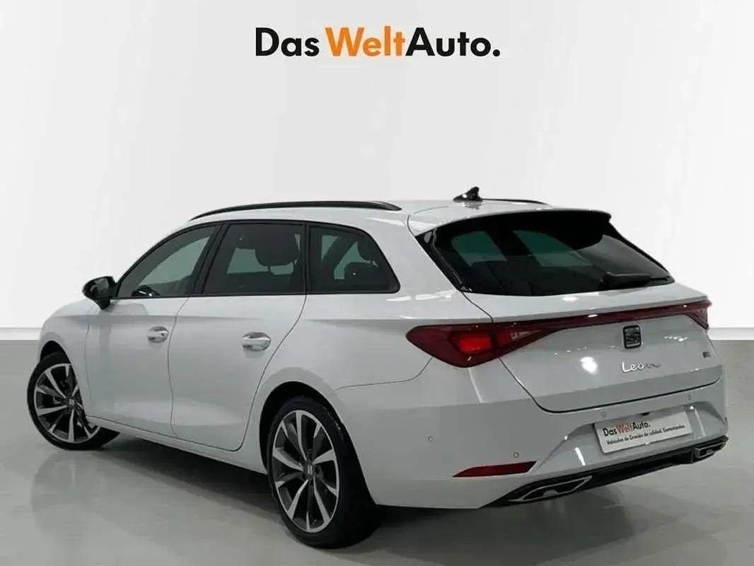 Usado Seat Leon ST FR 150 CV (110 kW) 2025 Blanco Familiar