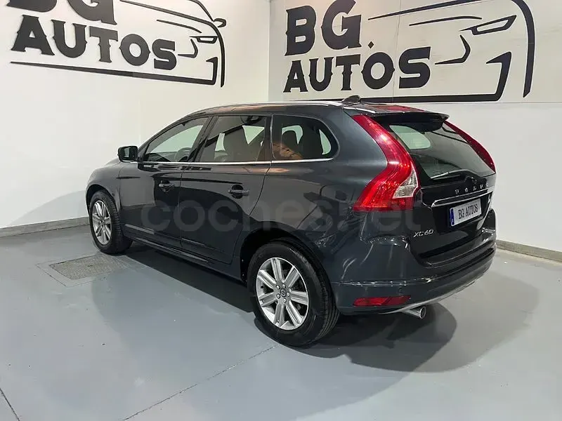 Usado Volvo XC60 Kinetic 150 CV (110 kW) 2017 Azul SUV