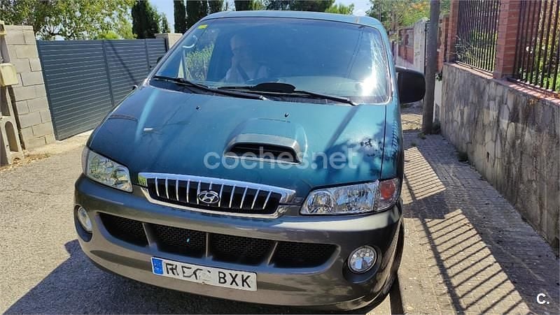 Verde Usado 2002 Hyundai H-1 Monovolumen | 4500 € - Imagen 1/4
