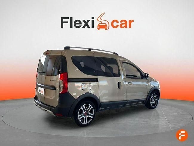 Usado Dacia Dokker Essentiel 95 CV (69 kW) 2019 Beige Monovolumen
