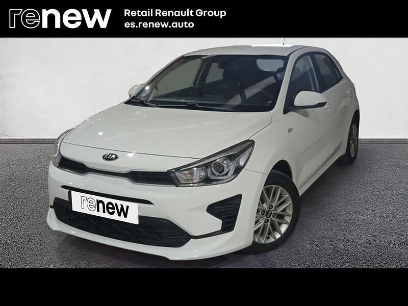 Blanco Usado 2021 Kia Rio Berlina | 12.990 € (Un poco caro) - Imagen 1/4