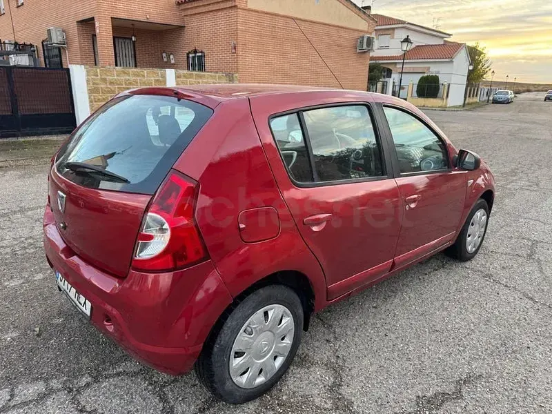 Brugt Dacia Sandero Ambiance 75 HK (55 kW) 2013 Rød Sedan