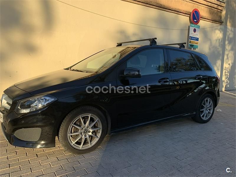 Usado Mercedes B200 136 CV (100 kW) 2018 Negro Monovolumen