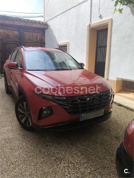 Usado Hyundai Tucson 136 CV (100 kW) 2023 Rojo SUV