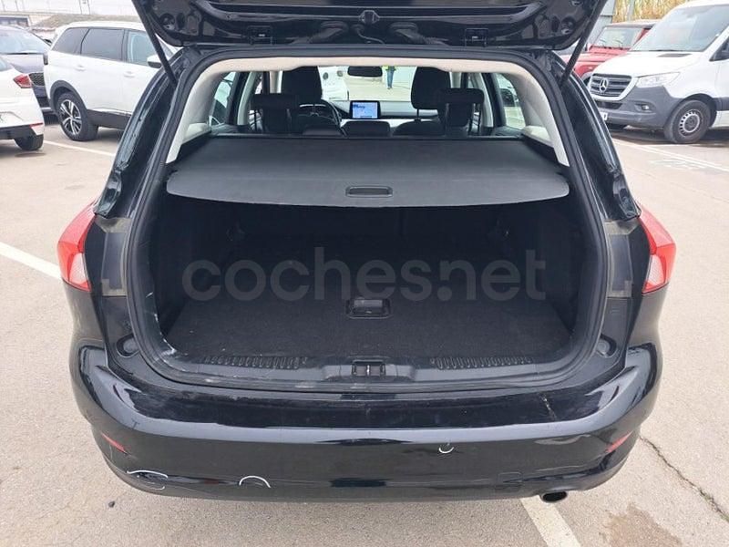 Usado Ford Focus Trend 120 CV (88 kW) 2020 Negro Familiar
