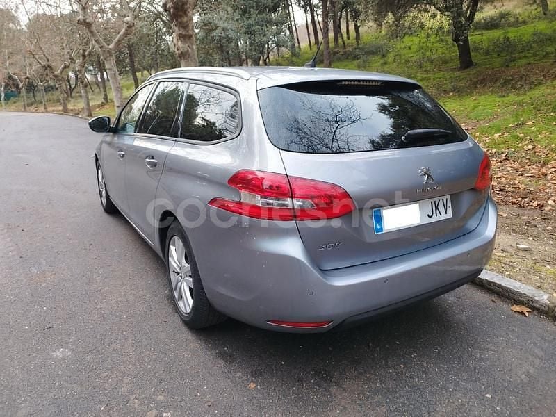 Usado Peugeot 308 SW Style 120 CV (88 kW) 2015 Gris Familiar