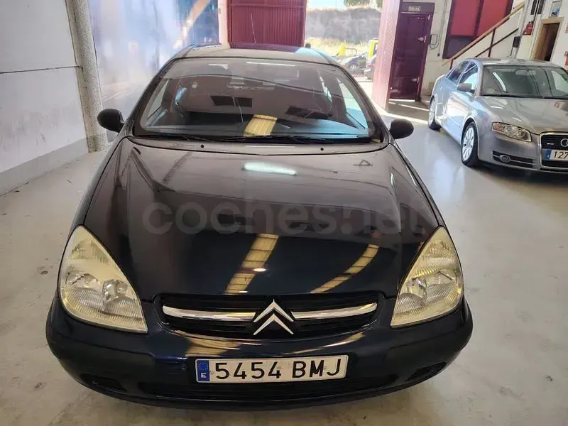 Usado Citroën C5 110 CV (80 kW) 2001 Azul Berlina