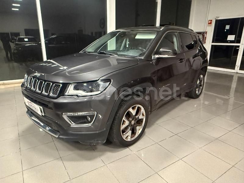Usado Jeep Compass Limited 140 CV (102 kW) 2018 Gris / plata SUV