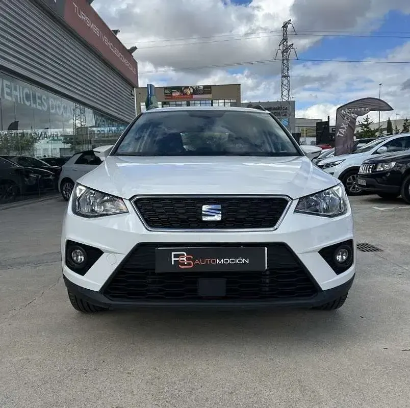 Usado Seat Arona Style 110 CV (80 kW) 2021 Blanco SUV