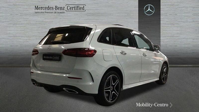Usado Mercedes B250 AMG line 217 CV (159 kW) 2023 Digital white  metallic paint Utilitario