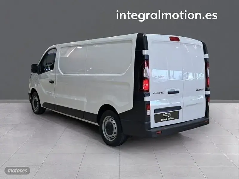 Usado Renault Trafic 130 CV (95 kW) 2023 Blanco Monovolumen