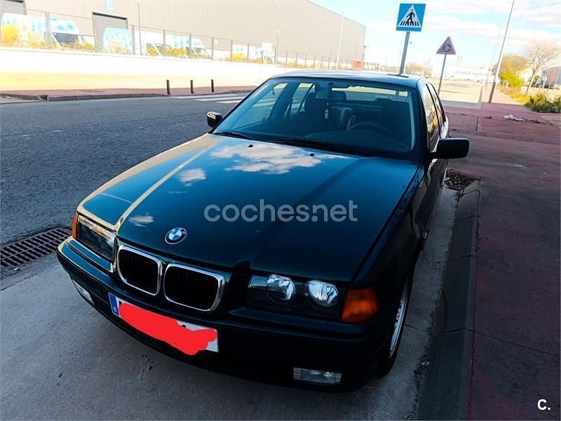 Usado BMW 318 115 CV (84 kW) 1997 Negro Familiar