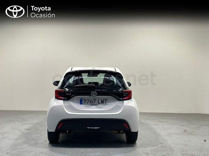 Usado Toyota Yaris Cross 116 CV (85 kW) 2024 Blanco SUV