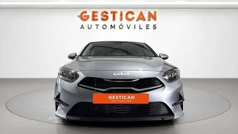 Usado Kia Ceed 101 CV (74 kW) 2023 Gris Utilitario