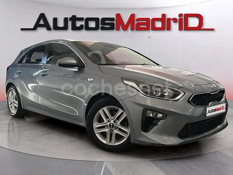 Gris / plata Usado 2021 Kia Ceed Utilitario | 14.990 € (Un poco caro) - Imagen 1/4
