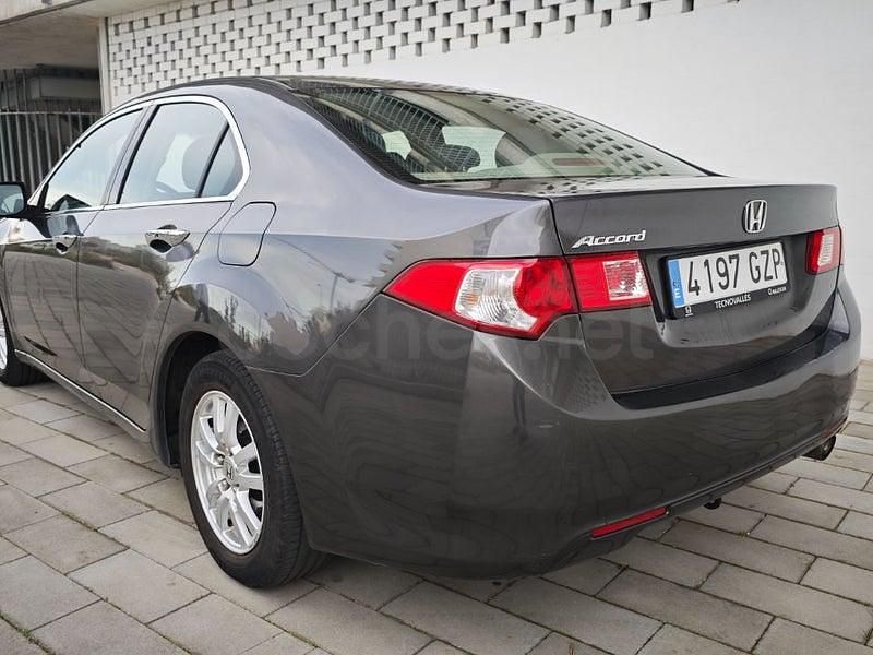 Usado Honda Accord Elegance 156 CV (114 kW) 2010 Gris / plata Berlina