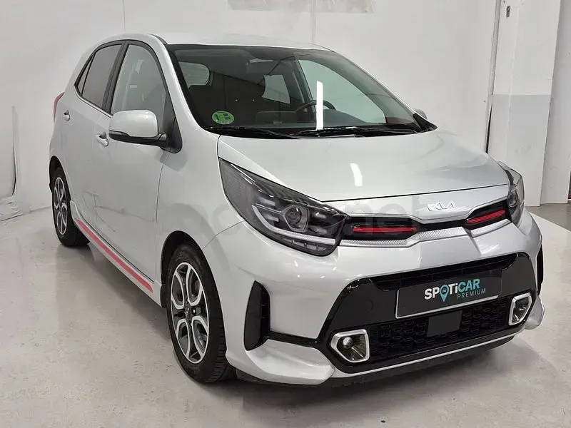 Usado Kia Picanto GT-Line 67 CV (49 kW) 2023 Gris / plata Utilitario