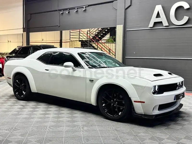Usado Dodge Challenger SXT 303 CV (222 kW) 2023 Blanco Coupe