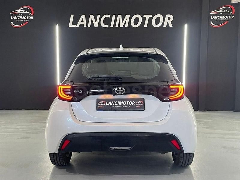 Usado Toyota Yaris 125 CV (91 kW) 2022 Blanco Utilitario