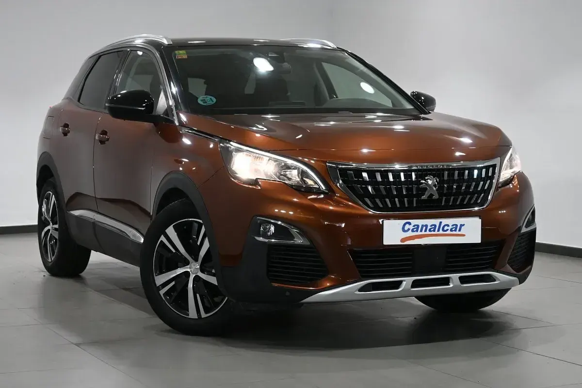 Usado Peugeot 3008 Allure 150 CV (110 kW) 2017 Marrón SUV