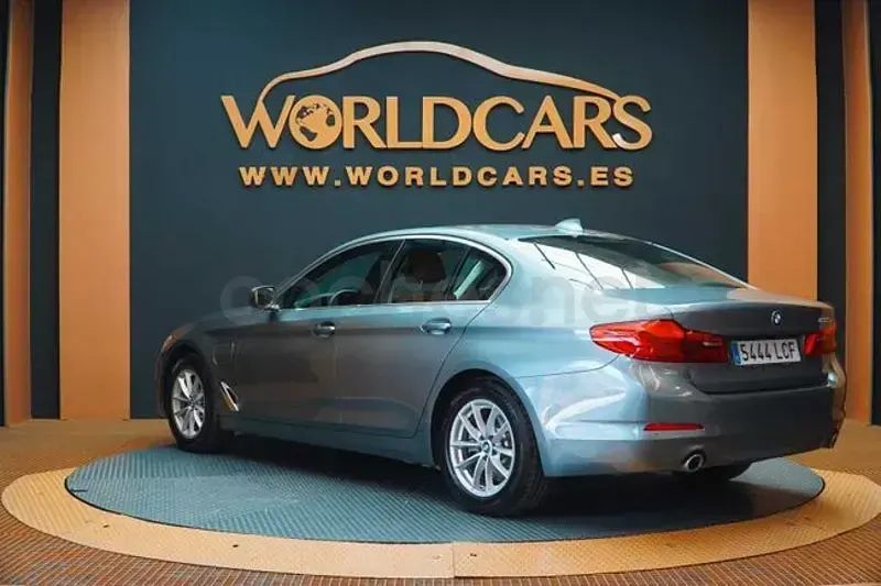 Usado BMW 530e iPerformance 252 HP (185 kW) 2019 Cinzento Sedan